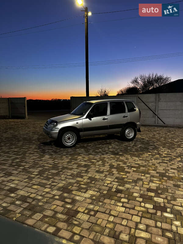 Chevrolet Niva (2007)