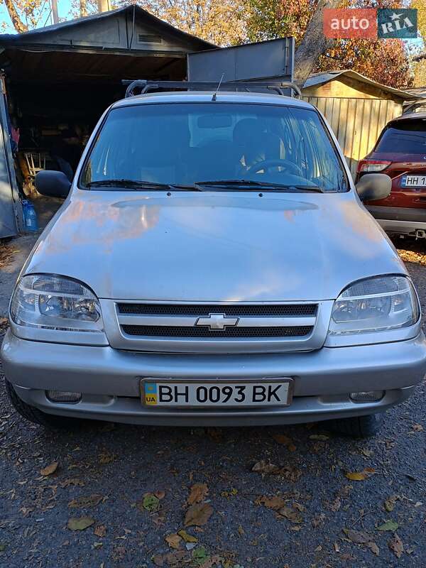 Chevrolet Niva (2007)