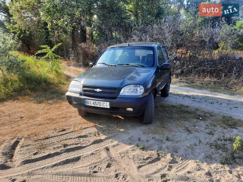 Chevrolet Niva (2006)