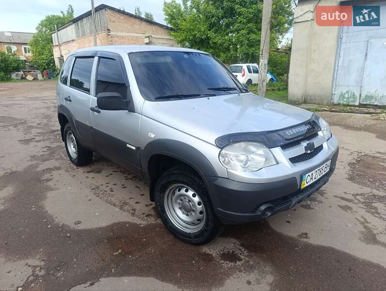 Chevrolet Niva (2011)