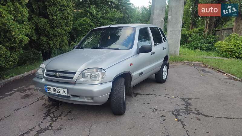 Chevrolet Niva (2005)