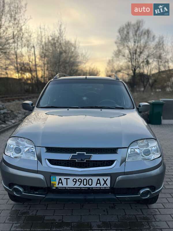 Chevrolet Niva (2010)