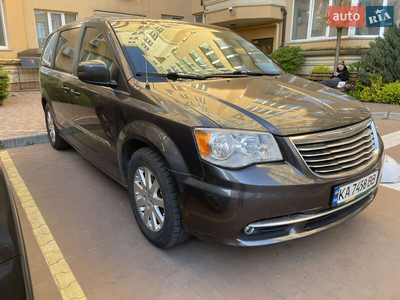 Chrysler Town  country (2016)