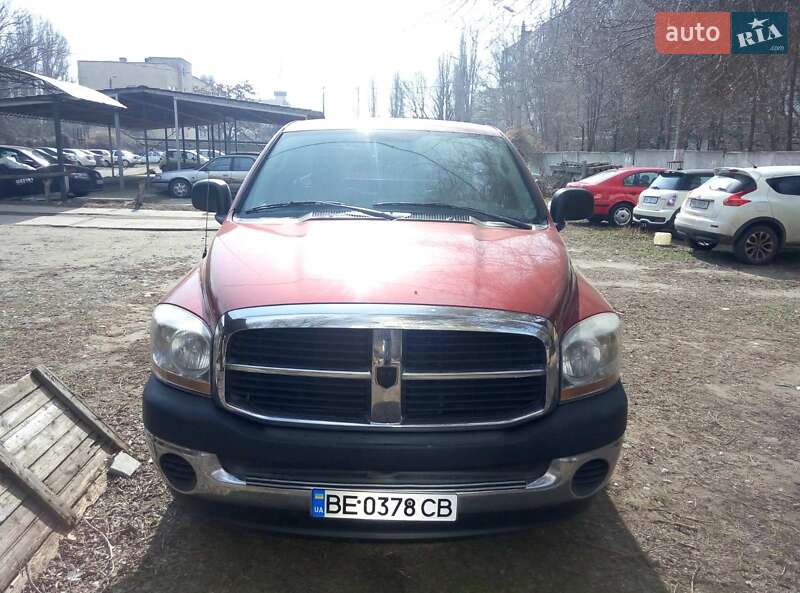 Dodge Ram 1500 (2006)
