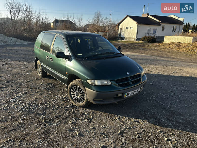 Dodge Ram van (1999)