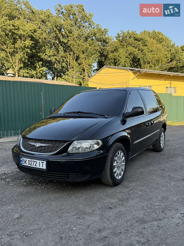 Dodge Ram van (2003)