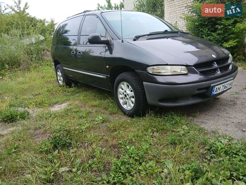 Dodge Ram van (2000)
