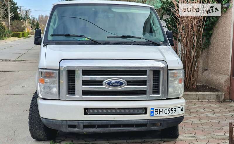 Ford Econoline (2013)