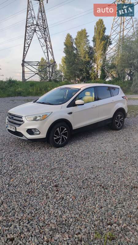 Ford Escape (2016)