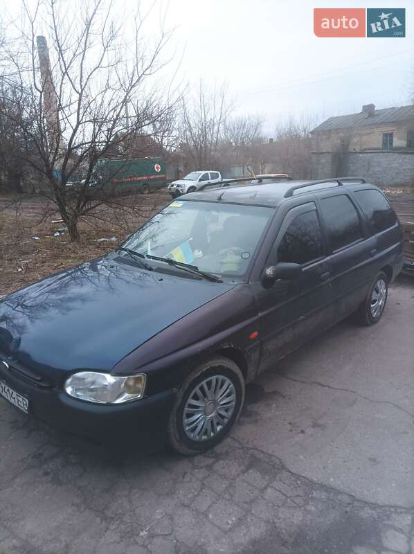 Ford Escort (1996)