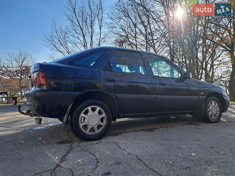 Ford Escort (1997)