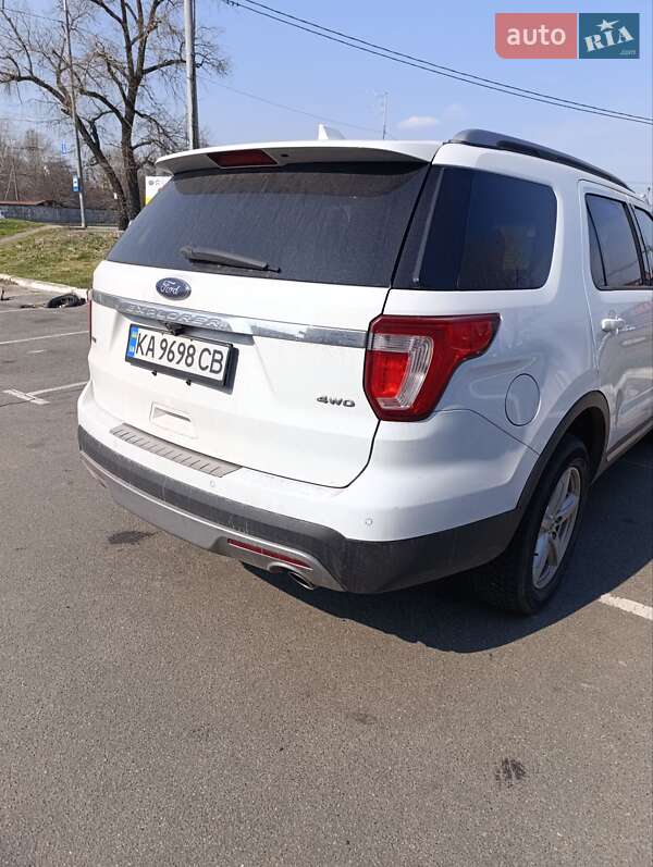 Ford Explorer (2016)
