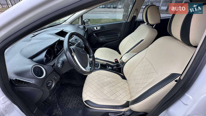 Ford Fiesta (2014)