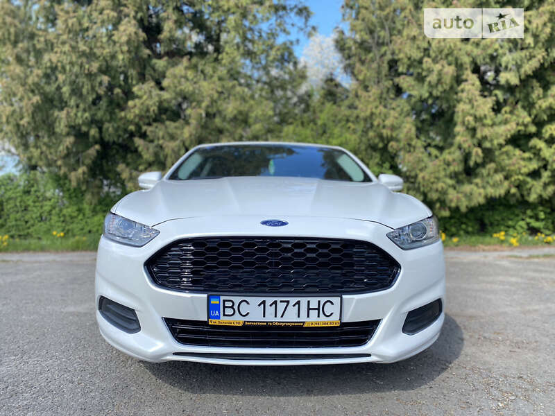 Ford Fusion (2015)