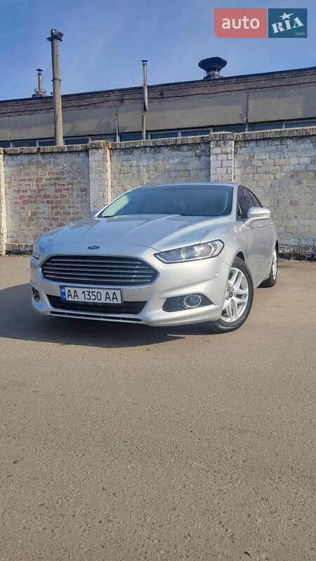 Ford Fusion (2016)