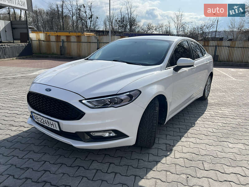 Ford Fusion (2016)