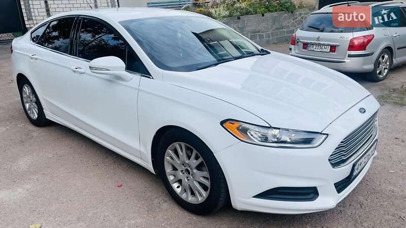 Ford Fusion (2016)