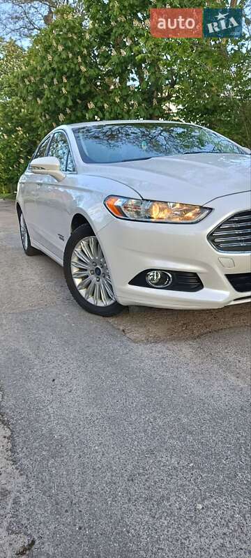 Ford Fusion (2013)
