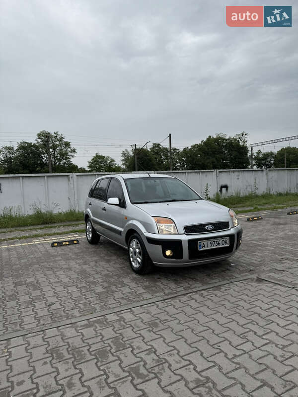 Ford Fusion (2008)