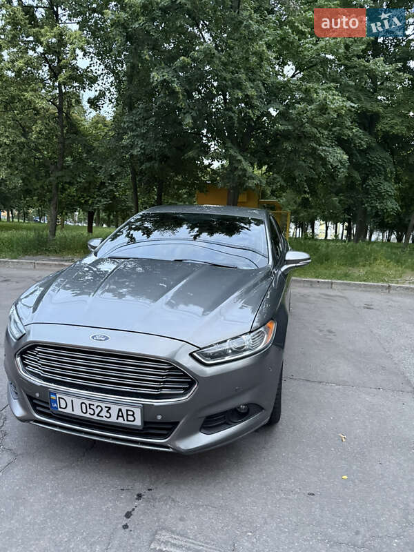 Ford Fusion (2013)