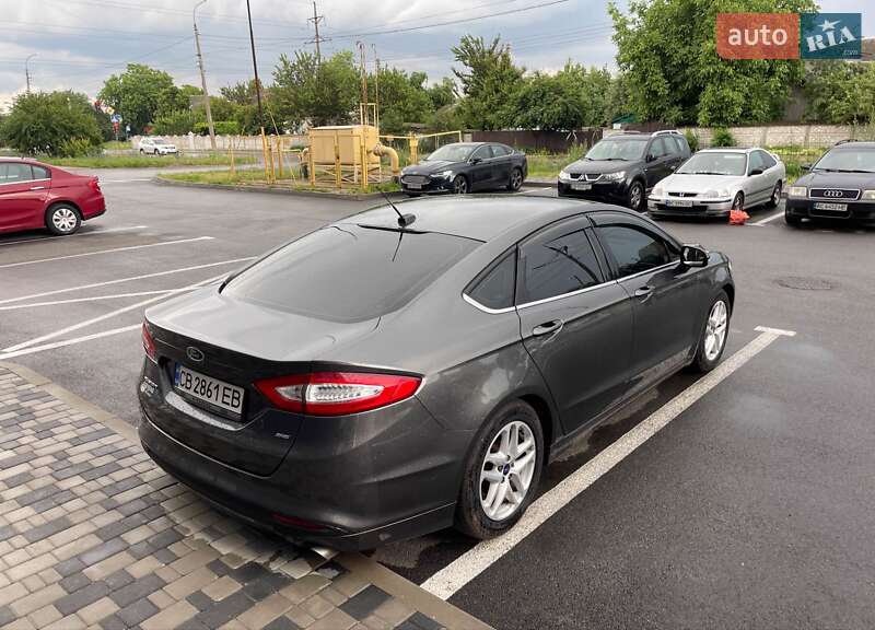 Ford Fusion (2015)