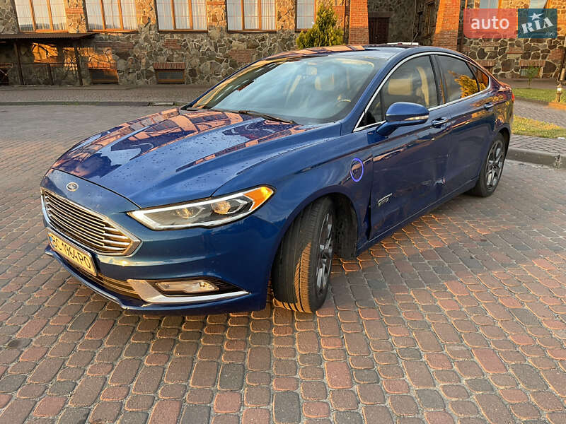 Ford Fusion (2016)