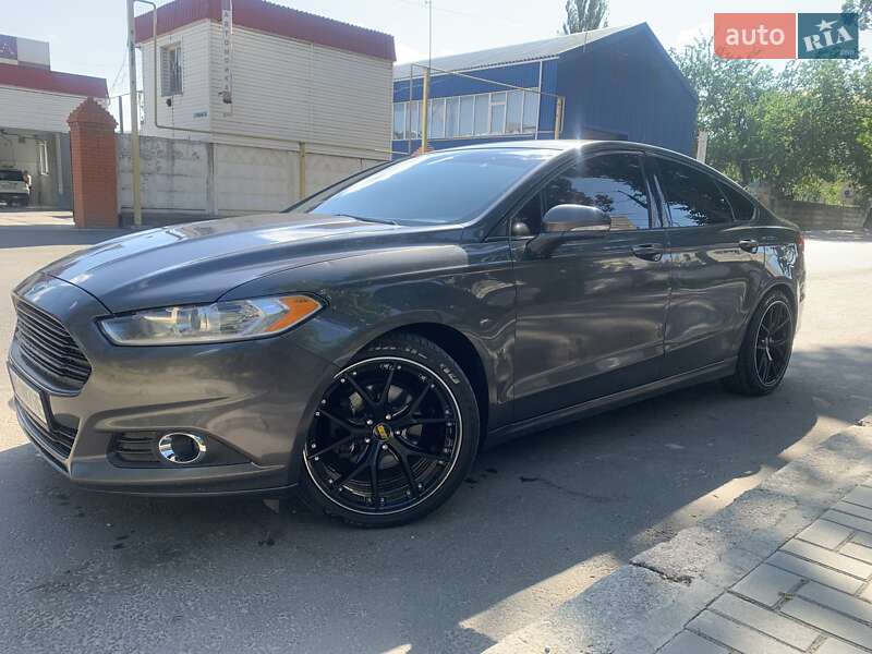 Ford Fusion (2015)