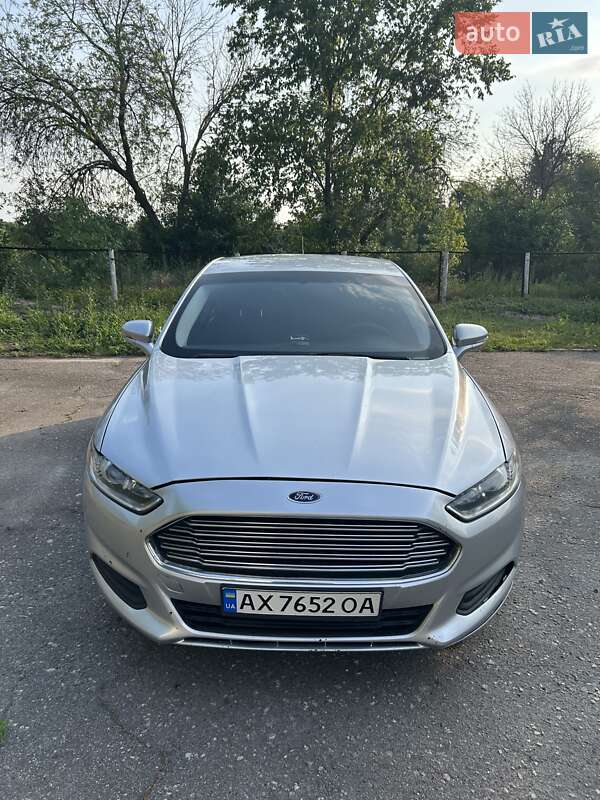 Ford Fusion (2016)