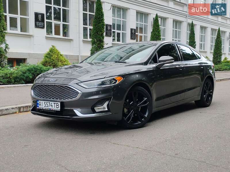 Ford Fusion (2020)
