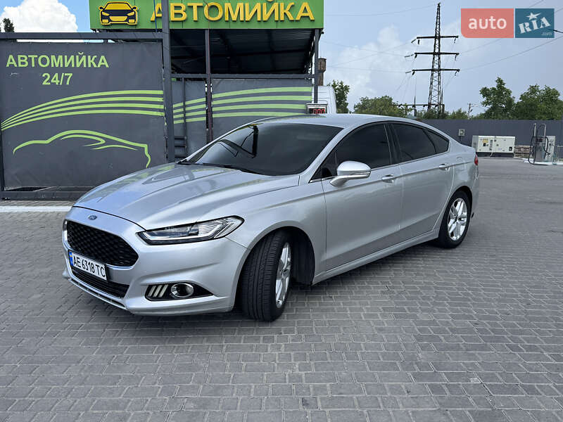 Ford Fusion (2016)
