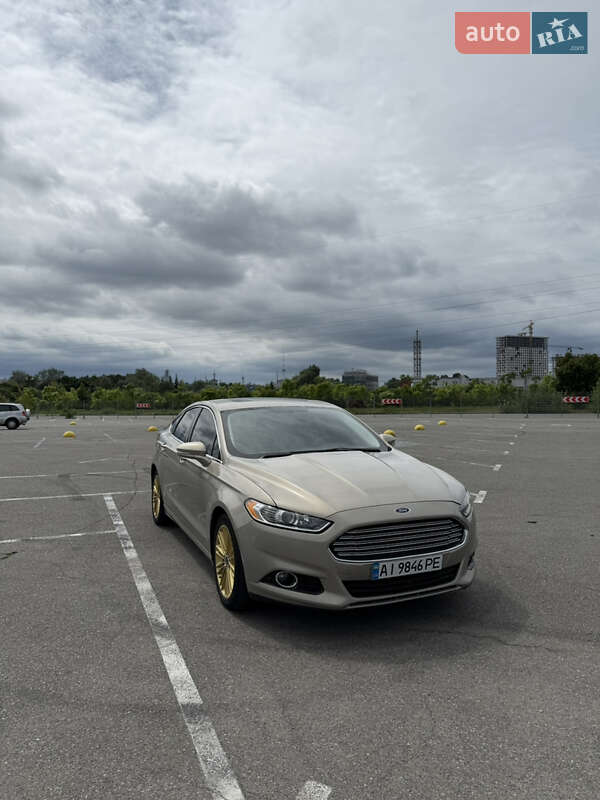 Ford Fusion (2015)