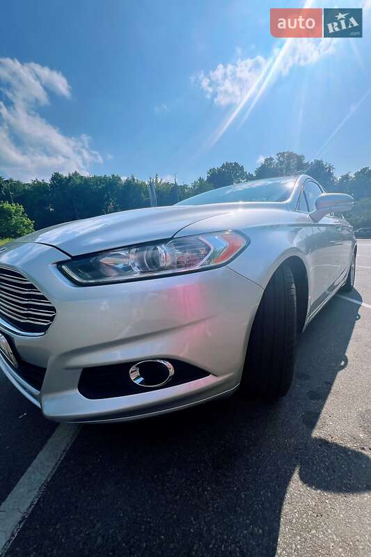 Ford Fusion (2014)
