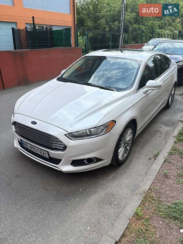 Ford Fusion (2016)