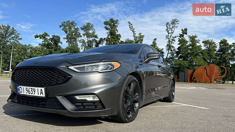 Ford Fusion (2016)