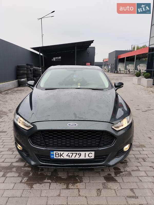 Ford Fusion (2014)