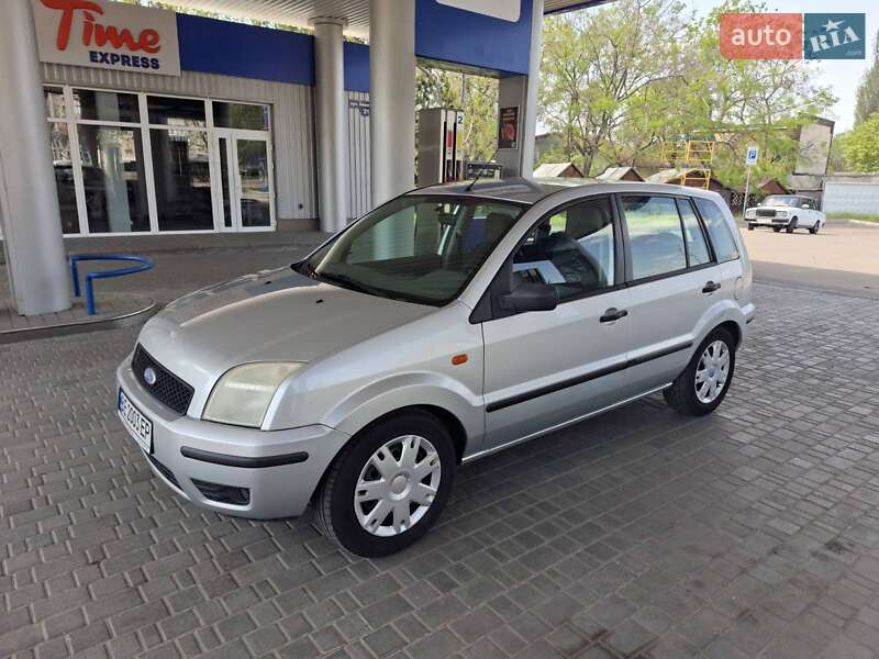 Ford Fusion (2003)