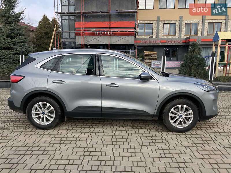 Ford Kuga (2020)