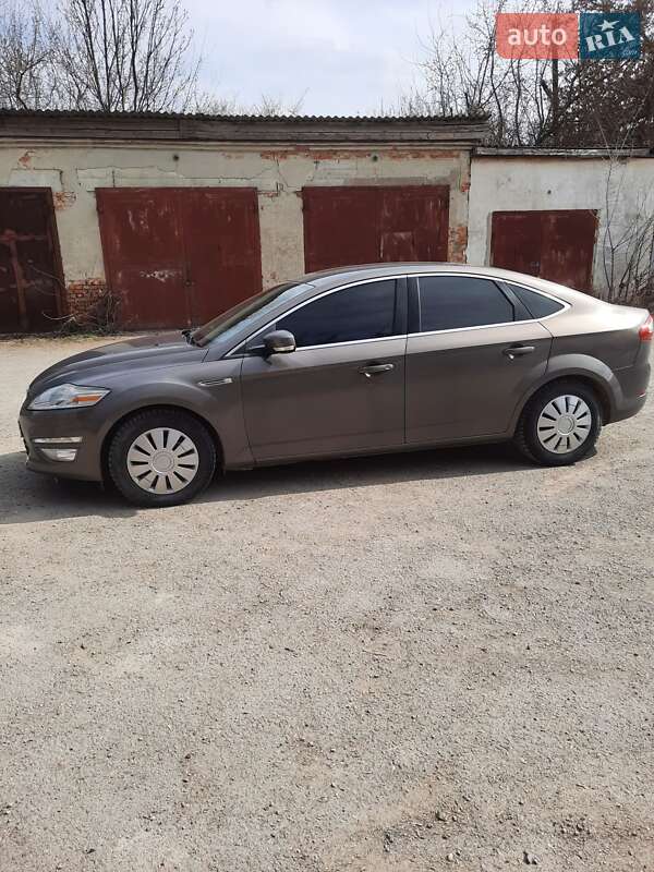 Ford Mondeo (2011)
