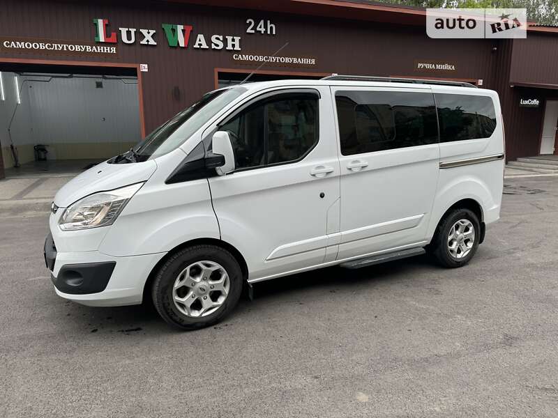 Ford Tourneo custom (2016)