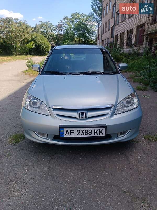 Honda Civic (2004)