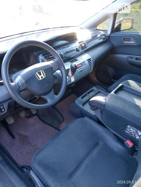 Honda Fr-v (2005)