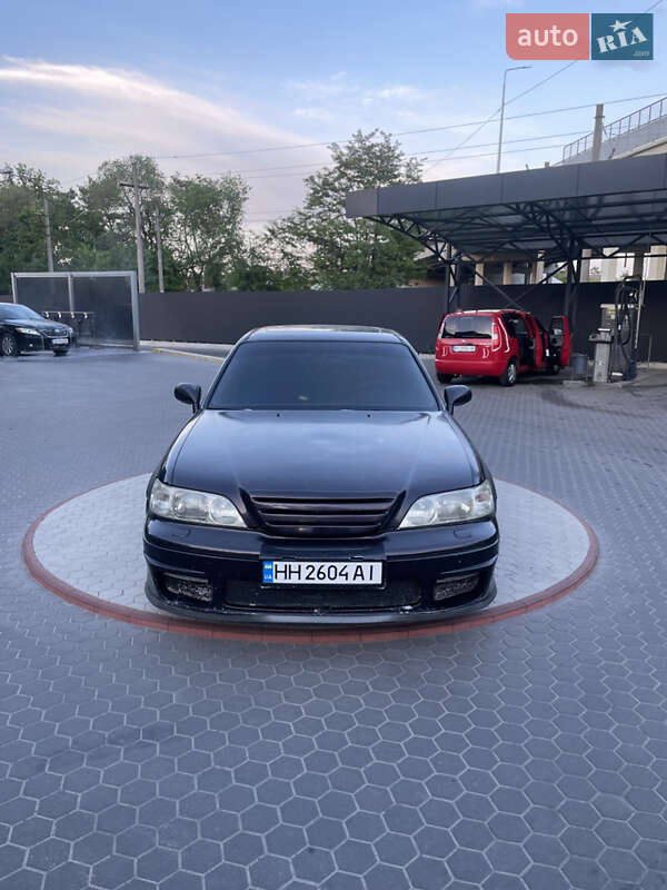 Honda Legend (1998)