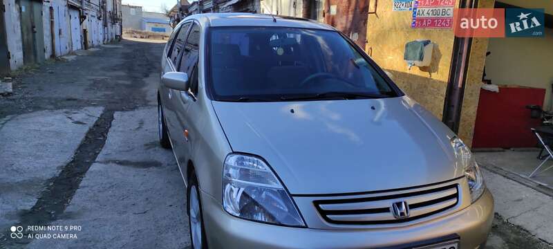 Honda Stream (2002)