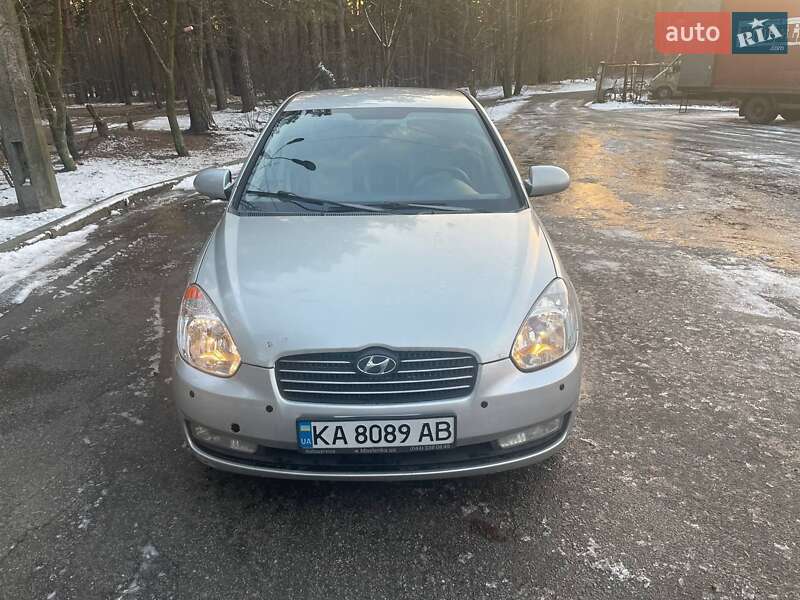 Hyundai Accent (2008)