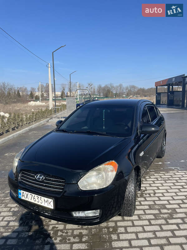 Hyundai Accent (2008)