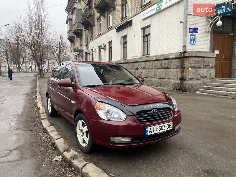 Hyundai Accent (2008)