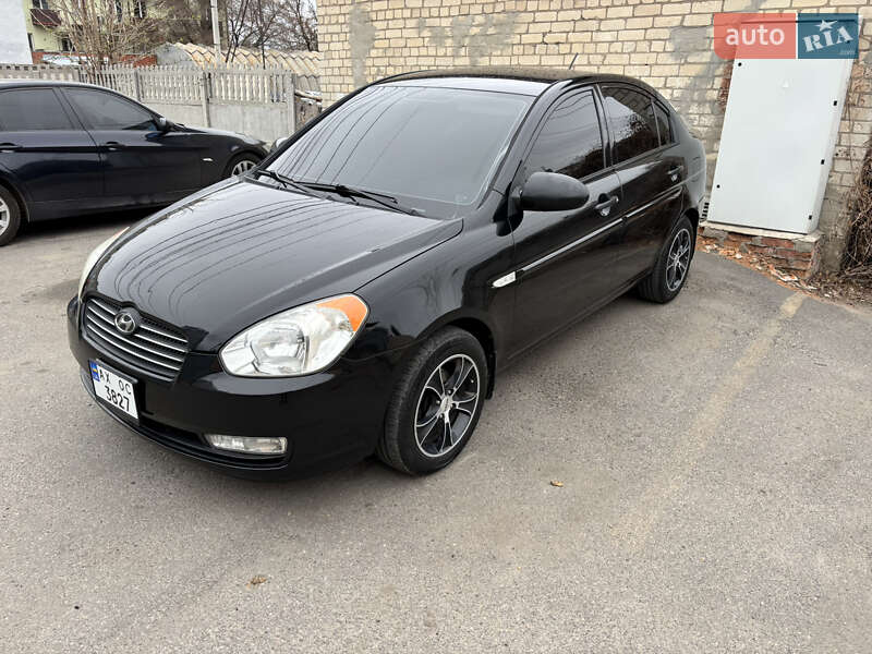 Hyundai Accent (2009)