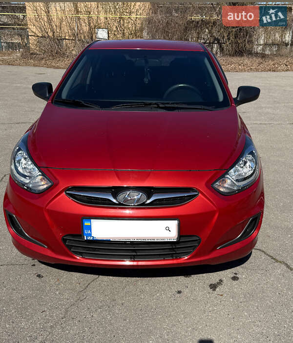 Hyundai Accent (2013)