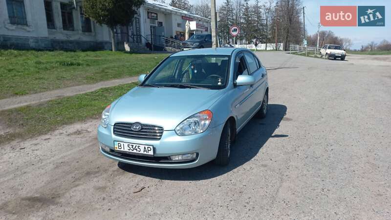 Hyundai Accent (2008)