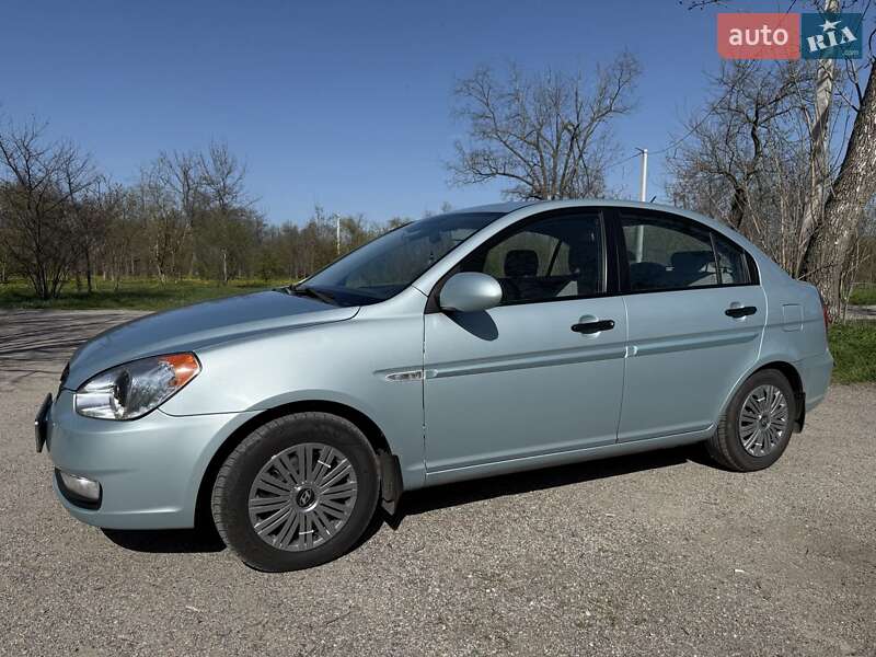 Hyundai Accent (2008)